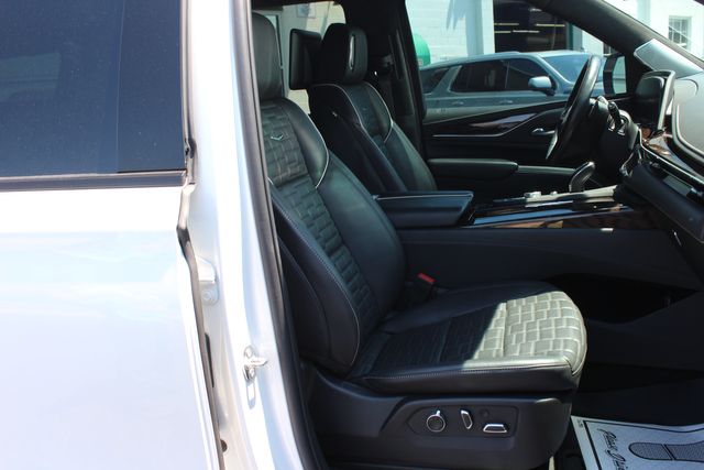 2022 Cadillac Escalade ESV Sport Platinum Onyx Edition | Granite City, Illinois | MasterCars Company Inc. 2022 Cadillac Escalade ESV Sport Platinum Onyx Edition | Granite City, Illinois | MasterCars Company Inc.