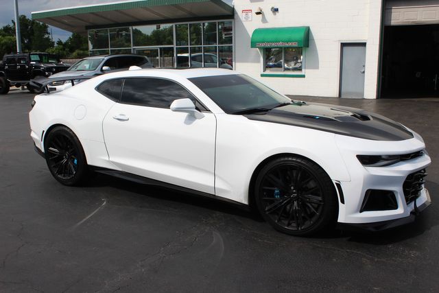 2022 Chevrolet Camaro ZL1 | Granite City, Illinois | MasterCars Company Inc. 2022 Chevrolet Camaro ZL1 | Granite City, Illinois | MasterCars Company Inc.