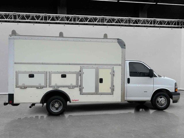 2022 Chevrolet Express 3500