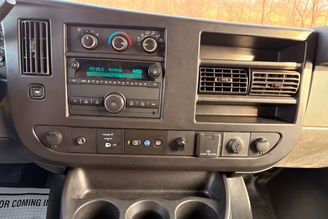 2022 Chevrolet Express Utility 3500 | Roscoe, IL | Autoland Outlets