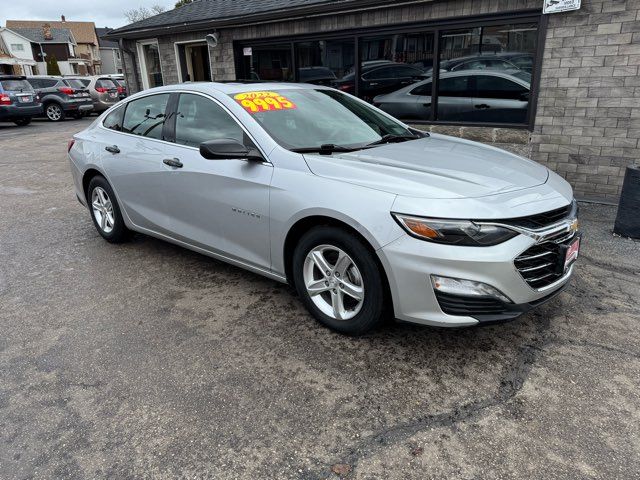 2022 Chevrolet Malibu LT | Milwaukee, Wisconsin | Millennium Motor Sales