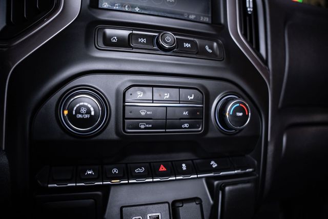 2022 Chevrolet Silverado 1500 Custom Trail Boss | Addison, TX | Mr Car Guys 2022 Chevrolet Silverado 1500 Custom Trail Boss | Addison, TX | Mr Car Guys