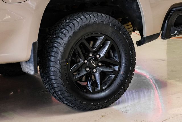 2022 Chevrolet Silverado 1500 Custom Trail Boss | Addison, TX | Mr Car Guys 2022 Chevrolet Silverado 1500 Custom Trail Boss | Addison, TX | Mr Car Guys