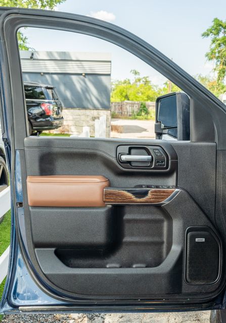 2022 Chevrolet Silverado 3500HD High Country DELUXE 4WD / 1-OWNER / CLEAN CARFAX | Austin, TX | Rocky Mountain Truck Stop Austin 2022 Chevrolet Silverado 3500HD High Country DELUXE 4WD / 1-OWNER / CLEAN CARFAX | Austin, TX | Rocky Mountain Truck Stop Austin