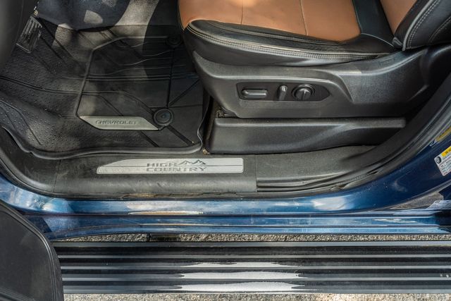 2022 Chevrolet Silverado 3500HD High Country DELUXE 4WD / 1-OWNER / CLEAN CARFAX | Austin, TX | Rocky Mountain Truck Stop Austin 2022 Chevrolet Silverado 3500HD High Country DELUXE 4WD / 1-OWNER / CLEAN CARFAX | Austin, TX | Rocky Mountain Truck Stop Austin