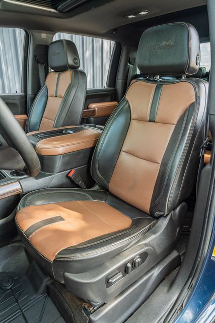 2022 Chevrolet Silverado 3500HD High Country DELUXE 4WD / 1-OWNER / CLEAN CARFAX | Austin, TX | Rocky Mountain Truck Stop Austin 2022 Chevrolet Silverado 3500HD High Country DELUXE 4WD / 1-OWNER / CLEAN CARFAX | Austin, TX | Rocky Mountain Truck Stop Austin