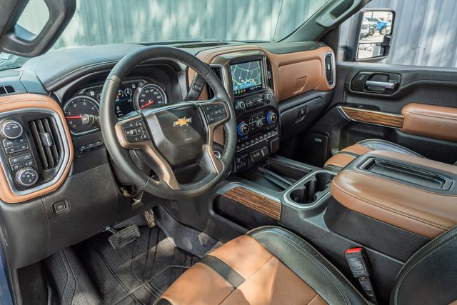 2022 Chevrolet Silverado 3500HD High Country DELUXE 4WD / 1-OWNER / CLEAN CARFAX | Austin, TX | Rocky Mountain Truck Stop Austin 2022 Chevrolet Silverado 3500HD High Country DELUXE 4WD / 1-OWNER / CLEAN CARFAX | Austin, TX | Rocky Mountain Truck Stop Austin