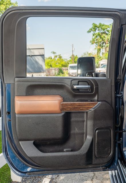 2022 Chevrolet Silverado 3500HD High Country DELUXE 4WD / 1-OWNER / CLEAN CARFAX | Austin, TX | Rocky Mountain Truck Stop Austin 2022 Chevrolet Silverado 3500HD High Country DELUXE 4WD / 1-OWNER / CLEAN CARFAX | Austin, TX | Rocky Mountain Truck Stop Austin