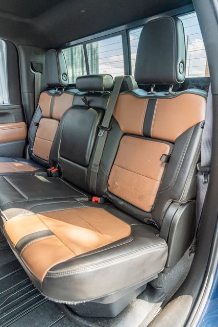 2022 Chevrolet Silverado 3500HD High Country DELUXE 4WD / 1-OWNER / CLEAN CARFAX | Austin, TX | Rocky Mountain Truck Stop Austin 2022 Chevrolet Silverado 3500HD High Country DELUXE 4WD / 1-OWNER / CLEAN CARFAX | Austin, TX | Rocky Mountain Truck Stop Austin