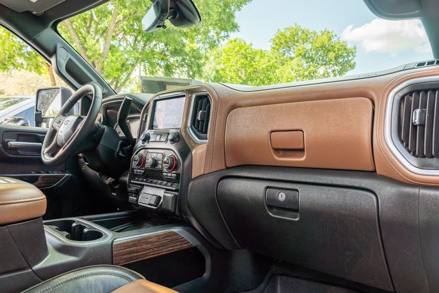 2022 Chevrolet Silverado 3500HD High Country DELUXE 4WD / 1-OWNER / CLEAN CARFAX | Austin, TX | Rocky Mountain Truck Stop Austin 2022 Chevrolet Silverado 3500HD High Country DELUXE 4WD / 1-OWNER / CLEAN CARFAX | Austin, TX | Rocky Mountain Truck Stop Austin