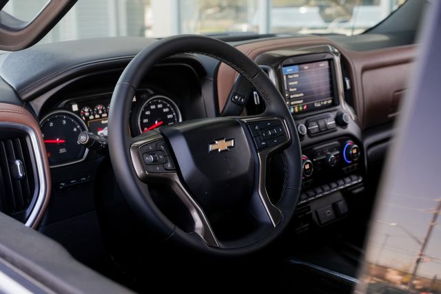 2022 Chevrolet Silverado 3500HD High Country DELUXE 4WD / 1-OWNER / CLEAN CARFAX | Austin, TX | Rocky Mountain Truck Stop Austin 2022 Chevrolet Silverado 3500HD High Country DELUXE 4WD / 1-OWNER / CLEAN CARFAX | Austin, TX | Rocky Mountain Truck Stop Austin