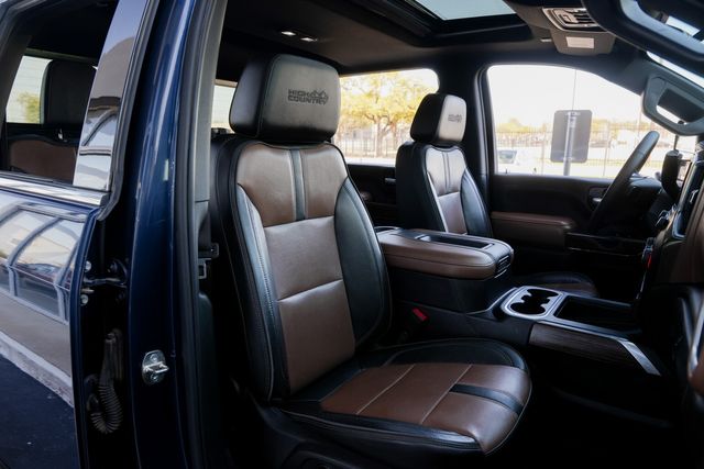 2022 Chevrolet Silverado 3500HD High Country DELUXE 4WD / 1-OWNER / CLEAN CARFAX | Austin, TX | Rocky Mountain Truck Stop Austin