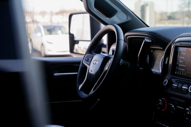 2022 Chevrolet Silverado 3500HD High Country DELUXE 4WD / 1-OWNER / CLEAN CARFAX | Austin, TX | Rocky Mountain Truck Stop Austin