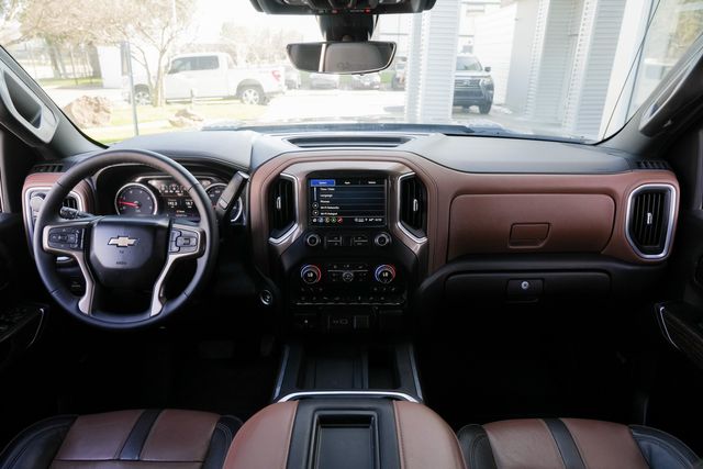 2022 Chevrolet Silverado 3500HD High Country DELUXE 4WD / 1-OWNER / CLEAN CARFAX | Austin, TX | Rocky Mountain Truck Stop Austin 2022 Chevrolet Silverado 3500HD High Country DELUXE 4WD / 1-OWNER / CLEAN CARFAX | Austin, TX | Rocky Mountain Truck Stop Austin