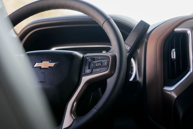 2022 Chevrolet Silverado 3500HD High Country DELUXE 4WD / 1-OWNER / CLEAN CARFAX | Austin, TX | Rocky Mountain Truck Stop Austin 2022 Chevrolet Silverado 3500HD High Country DELUXE 4WD / 1-OWNER / CLEAN CARFAX | Austin, TX | Rocky Mountain Truck Stop Austin