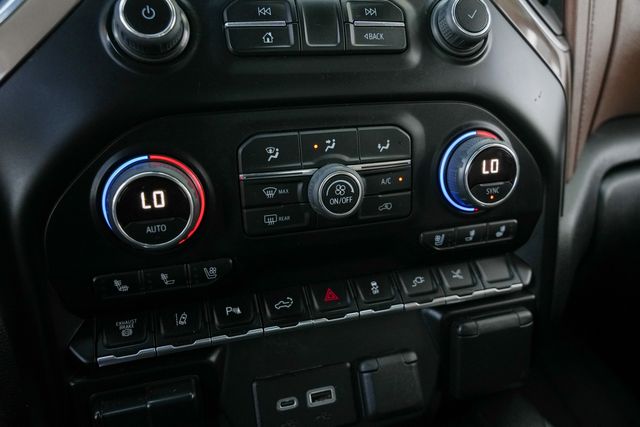 2022 Chevrolet Silverado 3500HD High Country DELUXE 4WD / 1-OWNER / CLEAN CARFAX | Austin, TX | Rocky Mountain Truck Stop Austin