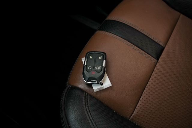 2022 Chevrolet Silverado 3500HD High Country DELUXE 4WD / 1-OWNER / CLEAN CARFAX | Austin, TX | Rocky Mountain Truck Stop Austin 2022 Chevrolet Silverado 3500HD High Country DELUXE 4WD / 1-OWNER / CLEAN CARFAX | Austin, TX | Rocky Mountain Truck Stop Austin