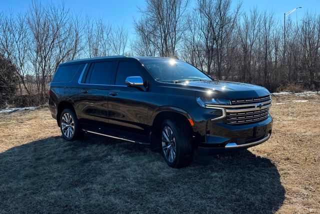 2022 Chevrolet Suburban Premier | Roscoe, IL | Autoland Outlets