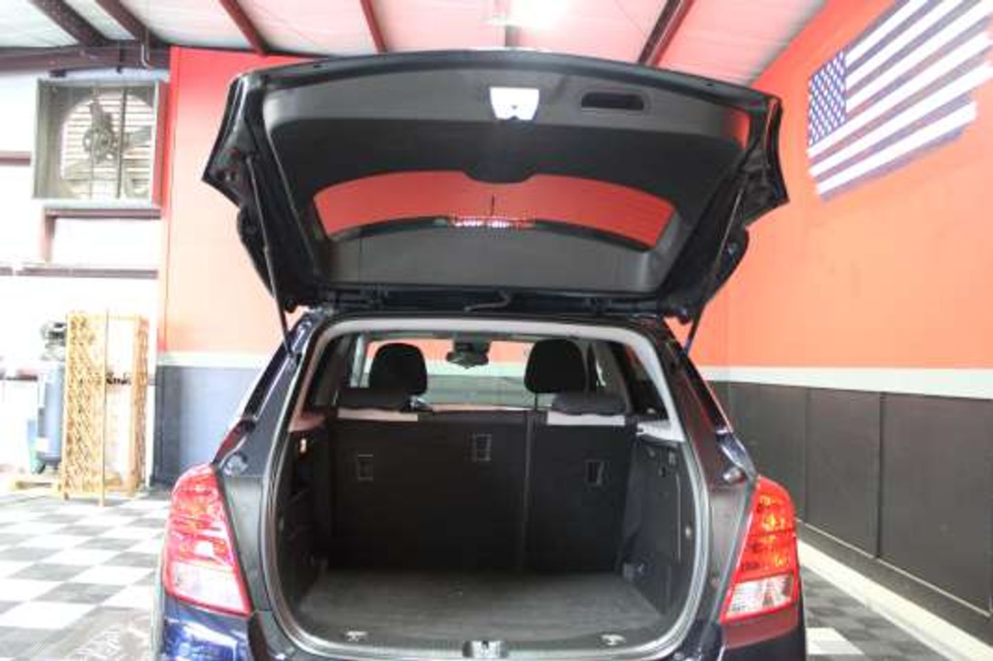 2022 Chevrolet Trax LS - 4