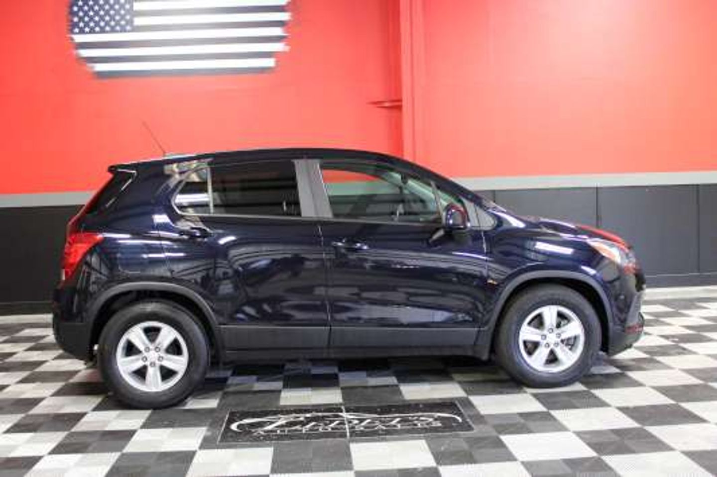 2022 Chevrolet Trax LS - 2