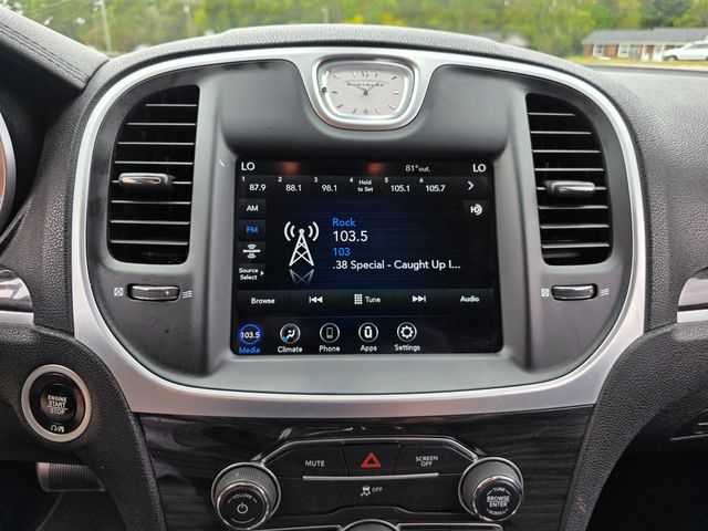 2022 Chrysler 300 Touring 2022 Chrysler 300 Touring