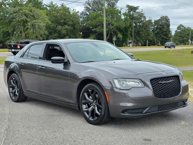 2022 Chrysler 300 Touring 2022 Chrysler 300 Touring