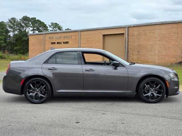 2022 Chrysler 300 Touring 2022 Chrysler 300 Touring