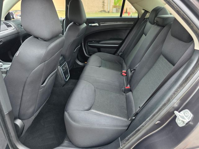 2022 Chrysler 300 Touring 2022 Chrysler 300 Touring