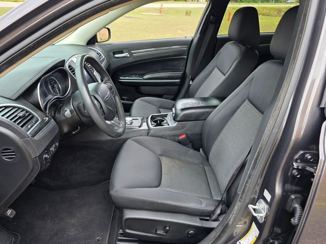 2022 Chrysler 300 Touring 2022 Chrysler 300 Touring