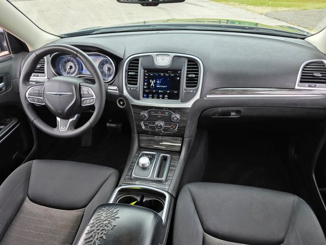 2022 Chrysler 300 Touring 2022 Chrysler 300 Touring