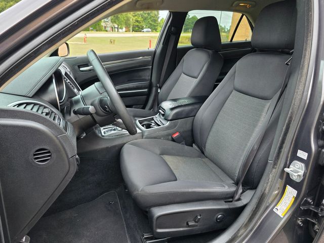 2022 Chrysler 300 Touring 2022 Chrysler 300 Touring