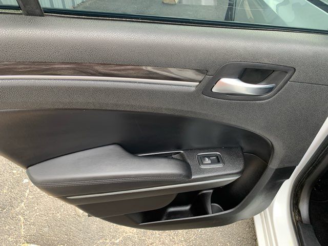 2022 Chrysler 300 Touring | San Antonio, TX | Clear Choice Automotive South 2022 Chrysler 300 Touring | San Antonio, TX | Clear Choice Automotive South