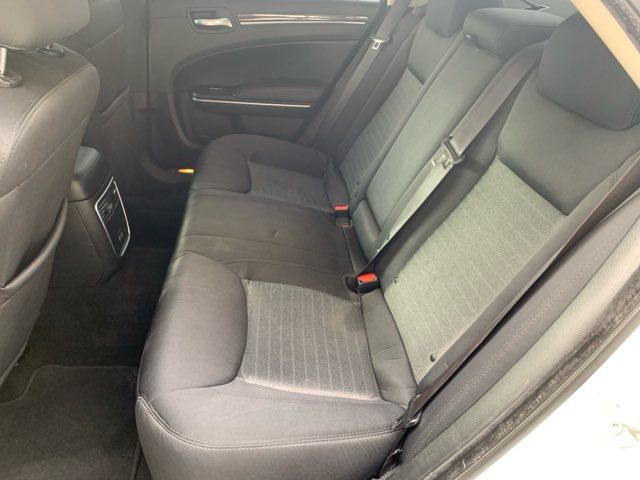 2022 Chrysler 300 Touring | San Antonio, TX | Clear Choice Automotive South 2022 Chrysler 300 Touring | San Antonio, TX | Clear Choice Automotive South