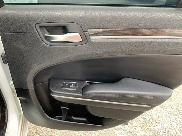 2022 Chrysler 300 Touring | San Antonio, TX | Clear Choice Automotive South 2022 Chrysler 300 Touring | San Antonio, TX | Clear Choice Automotive South