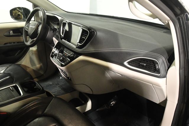 2022 Chrysler Pacifica Touring L | Branford, CT | Sound Auto Wholesalers 2022 Chrysler Pacifica Touring L | Branford, CT | Sound Auto Wholesalers