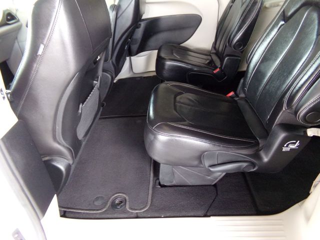 2022 Chrysler Pacifica Touring L | Gonzales, TX | West Motors 2022 Chrysler Pacifica Touring L | Gonzales, TX | West Motors