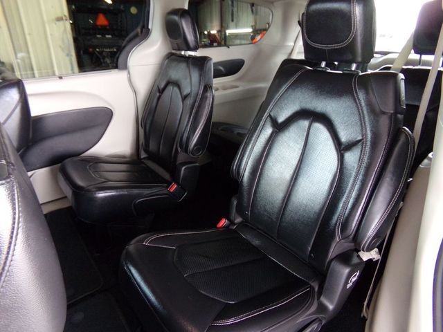 2022 Chrysler Pacifica Touring L | Gonzales, TX | West Motors 2022 Chrysler Pacifica Touring L | Gonzales, TX | West Motors