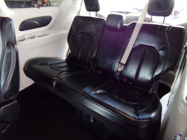 2022 Chrysler Pacifica Touring L | Gonzales, TX | West Motors 2022 Chrysler Pacifica Touring L | Gonzales, TX | West Motors