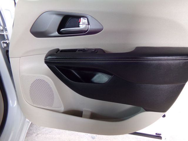 2022 Chrysler Pacifica Touring L | Gonzales, TX | West Motors 2022 Chrysler Pacifica Touring L | Gonzales, TX | West Motors