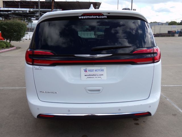 2022 Chrysler Pacifica Touring L | Gonzales, TX | West Motors 2022 Chrysler Pacifica Touring L | Gonzales, TX | West Motors