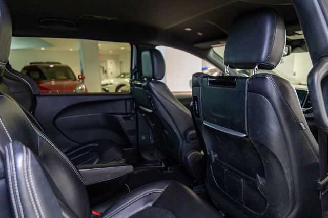 2022 Chrysler Pacifica Hybrid Touring L 3rd row