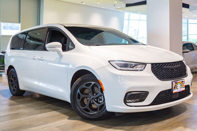 2022 Chrysler Pacifica Hybrid S Appearance at Autosource, photo 1
