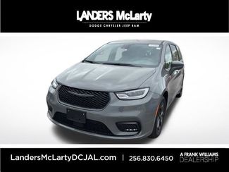 2022 Chrysler Pacifica Hybrid Touring L | Huntsville, Alabama | Landers Mclarty DCJ in Huntsville, Alabama 35806