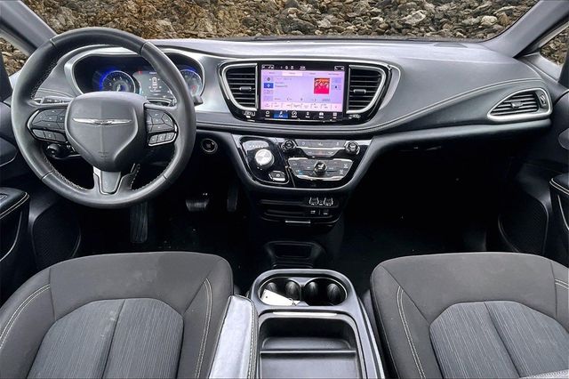 2022 Chrysler Pacifica Touring