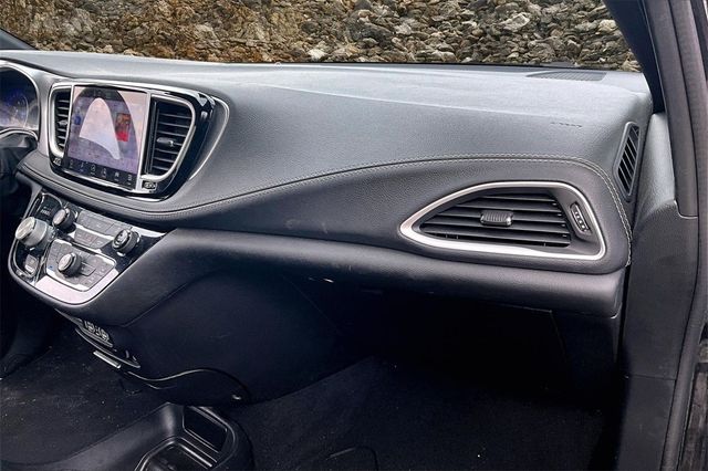 2022 Chrysler Pacifica Touring