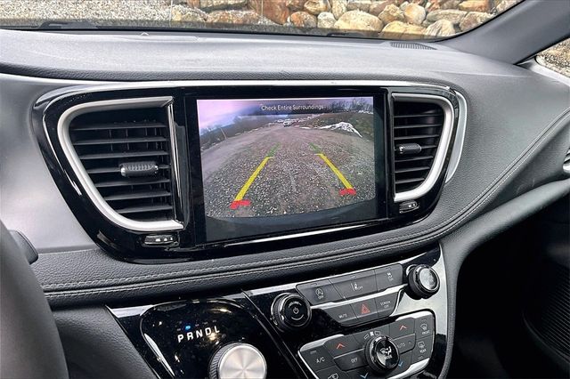 2022 Chrysler Pacifica Touring