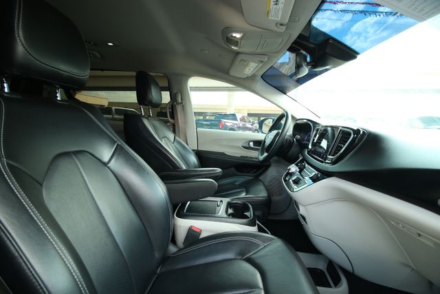 2022 Chrysler Pacifica Touring L | San Antonio, TX | R&L Certified Auto Group 2022 Chrysler Pacifica Touring L | San Antonio, TX | R&L Certified Auto Group