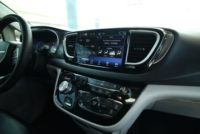 2022 Chrysler Pacifica Touring L | San Antonio, TX | R&L Certified Auto Group 2022 Chrysler Pacifica Touring L | San Antonio, TX | R&L Certified Auto Group