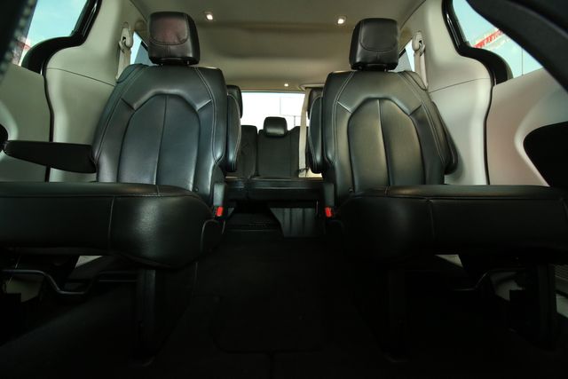 2022 Chrysler Pacifica Touring L | San Antonio, TX | R&L Certified Auto Group 2022 Chrysler Pacifica Touring L | San Antonio, TX | R&L Certified Auto Group