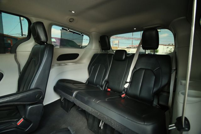 2022 Chrysler Pacifica Touring L | San Antonio, TX | R&L Certified Auto Group 2022 Chrysler Pacifica Touring L | San Antonio, TX | R&L Certified Auto Group